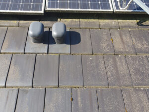Reinigen von Dachflächen und Solarpanels